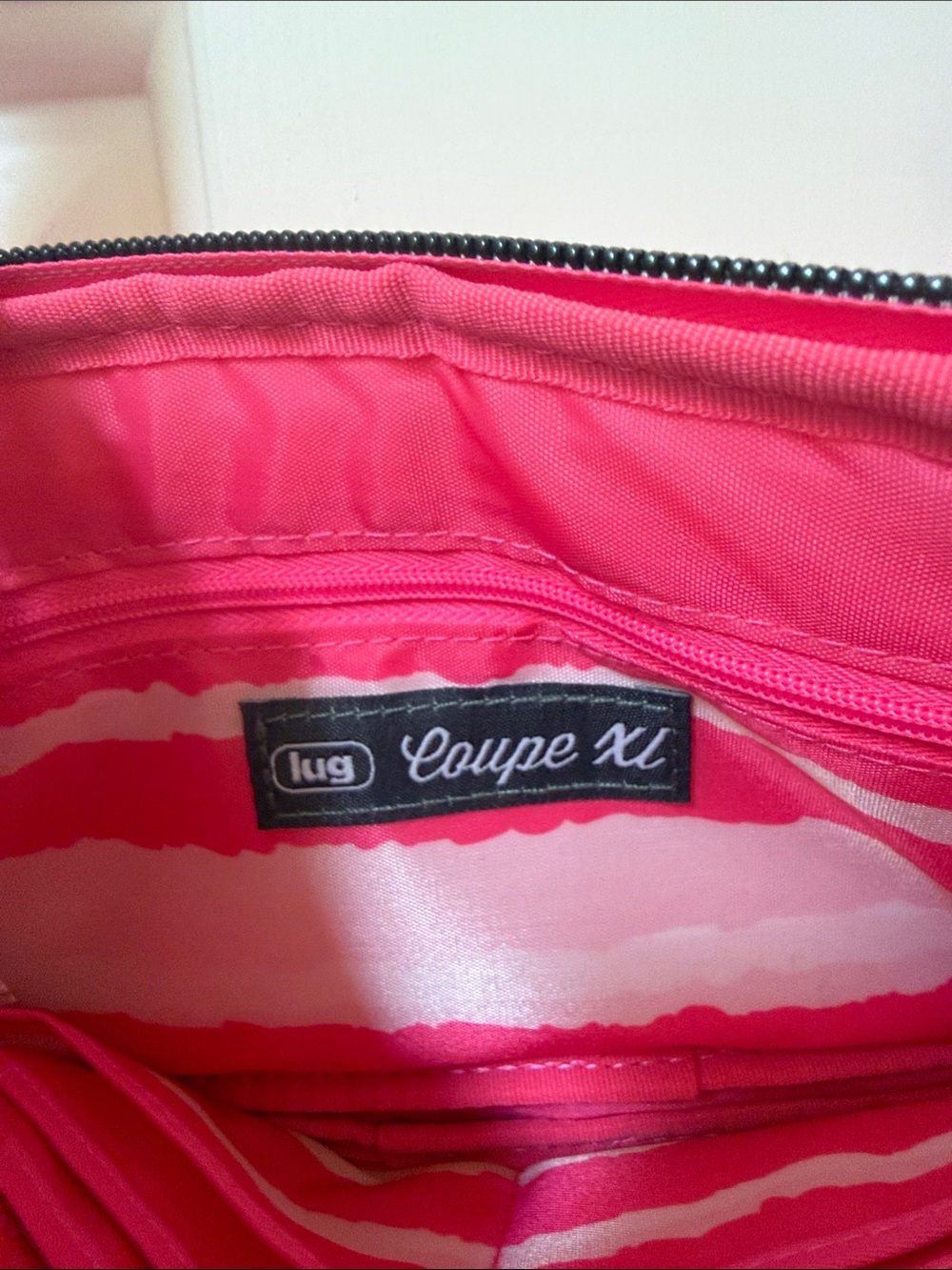 NWT lug Coupe XL Bright Pink Crossbody Bag - Picture 4 of 8